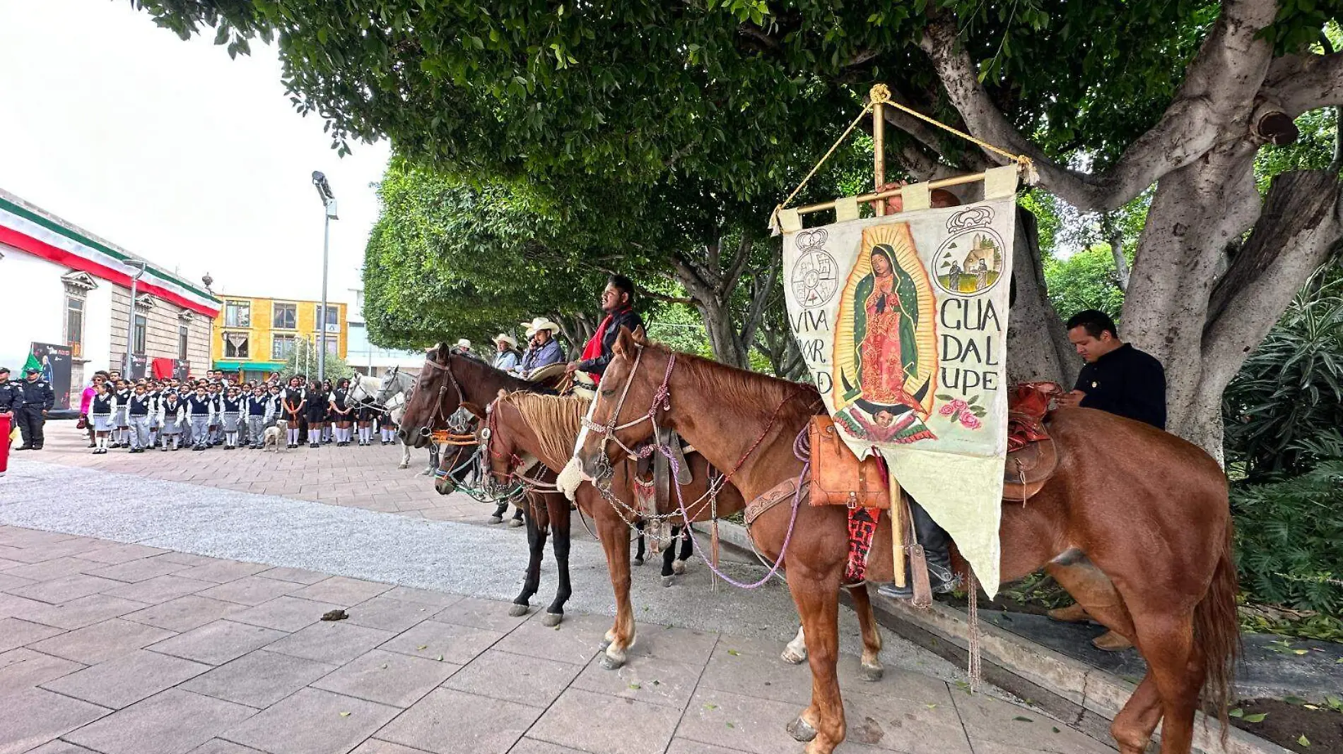 Cabalgan por el estado de Guanajuato para recordar el recorrido de independencia (4)